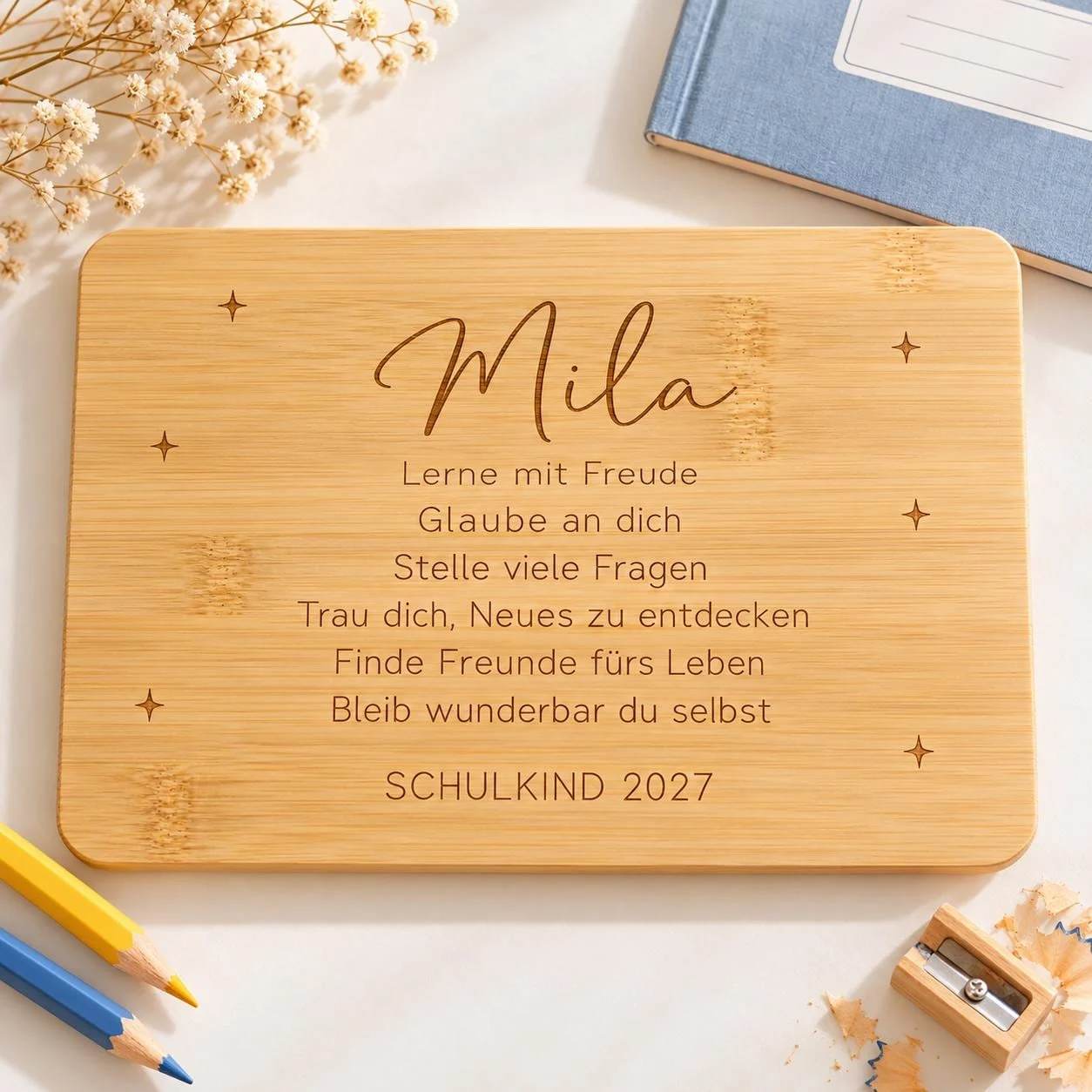 School-start bamboo board with example name Mila